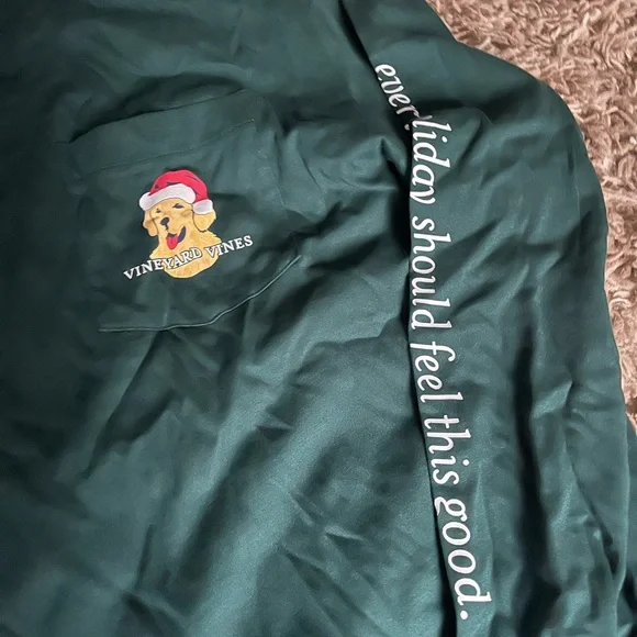 Vineyard Vines Forest Green Long Sleeve with Festive Dog - Picture 2 of 3